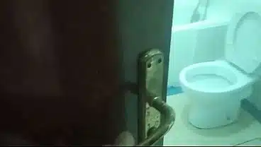 سكس عربى شرموطه مصريه نار تتناك على السرير هايجه اوى