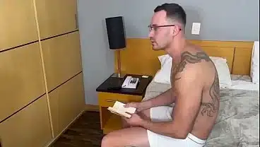Fiz as 2 casadas gostosas do xvideos ficar de quatro – Comedor pauzudo fode com 2 casadas safadas na casa do corno manso.