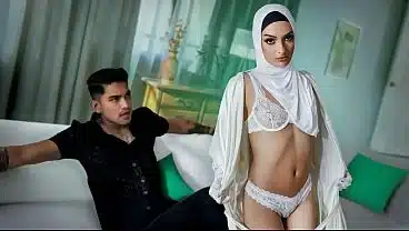 Hijabi Hottie Breaks All Rules With Her American Fuck Buddy