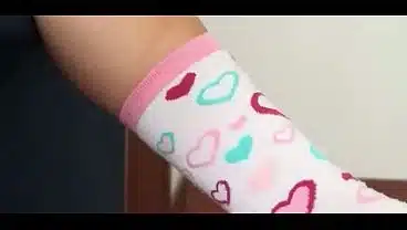 Sammy 18 petite teen masturbates solo