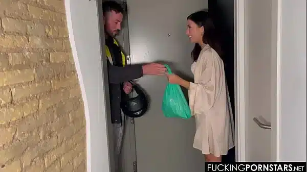 she was asking for pizza and end up with a huge cock on her pussy